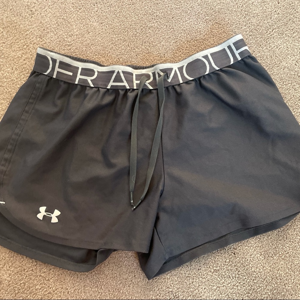 Gray under armor shorts